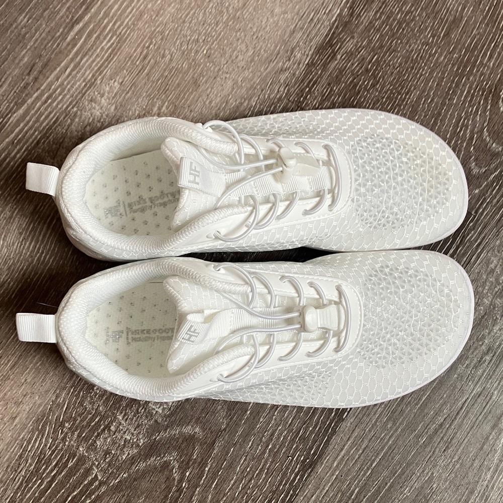 Women’s Athletic Walking Sneakers - White - Picture 4 of 16